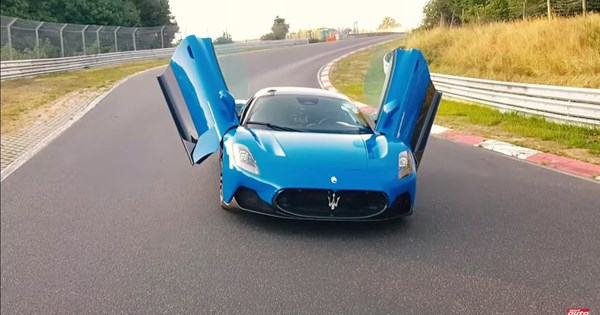 Άνοιξε ο μεγαλύτερος σταθμός φόρτισης ηλεκτρικών αυτοκινήτων στην Ελλάδα και είναι δωρεάν - εικόνα 8