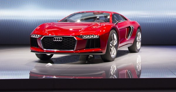 Ανατροπή νταλίκας που μετέφερε πολλά supercars - εικόνα 1