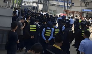 H BYD έφτιαξε διώροφο λεωφορείο για το Λονδίνο - εικόνα 2