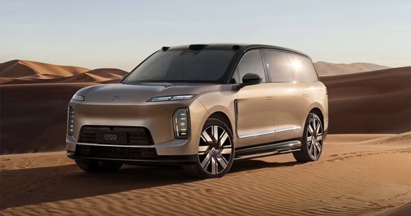 BMW i3 εναντίον Mercedes C400: Ποιο είναι το καλύτερο premium ηλεκτρικό sedan της νέας γενιάς - εικόνα 8