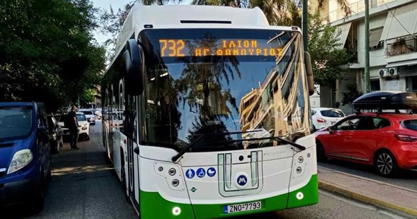 Έσκασε δρόμος λόγω καύσωνα-σώθηκε από θαύμα οδηγός (Video) - εικόνα 1