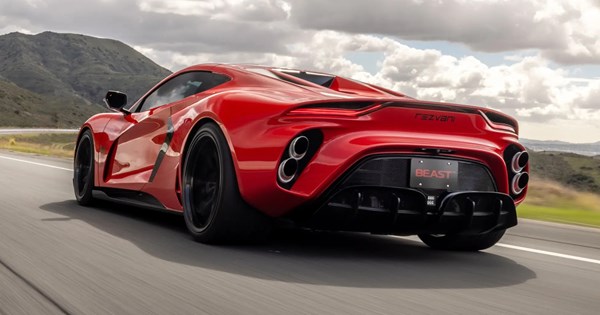 Πόσα τουβλάκια Lego χρειάστηκε αυτή η "πραγματική" Ferrari 296 GTS - εικόνα 7