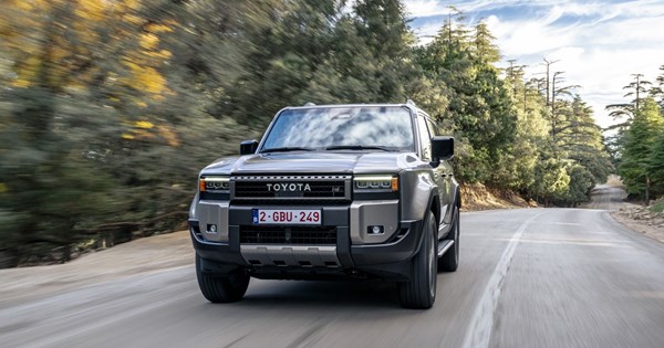 Θεσσαλονίκη: Παρίσταναν τους αστυνομικούς και κυκλοφορούσαν με φάρο στο αυτοκίνητο - εικόνα 3