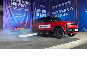 Η αξέχαστη διαφήμιση της Audi για το R8 με μοναδικό σενάριο τον ήχο του V10 (video) - εικόνα 4