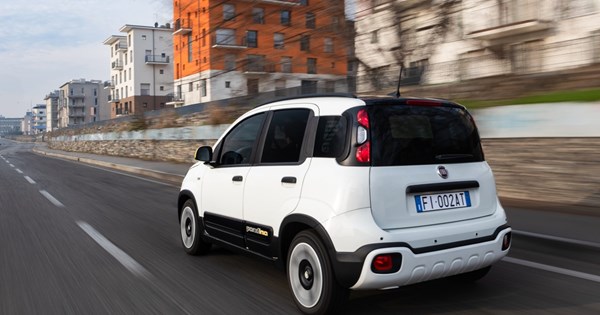 Ο καλός λόγος που η Renault βγάζει στο σφυρί εμβληματικά αγωνιστικά αυτοκίνητα - εικόνα 5