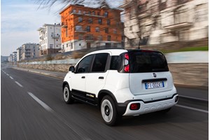 Ο καλός λόγος που η Renault βγάζει στο σφυρί εμβληματικά αγωνιστικά αυτοκίνητα - εικόνα 5