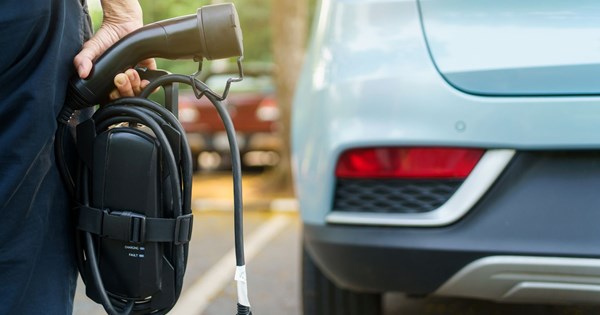 Πρώτη εμφάνιση της Ferrari Luce σε teaser video - εικόνα 7