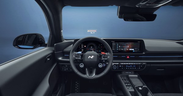 F1: Δείτε τον Brad Pitt να οδηγεί μια McLaren (Video) - εικόνα 4