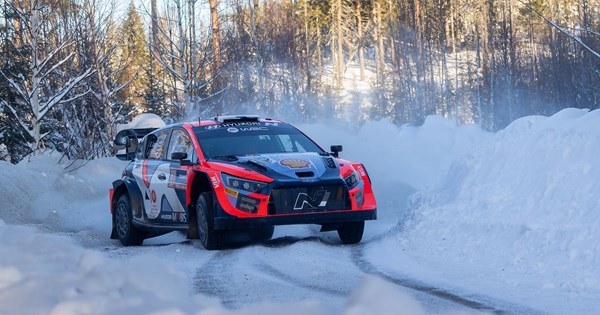 Μια Mercedes-AMG GT3 650 ίππων κατέρριψε το ρεκόρ στο Mount Panorama - εικόνα 9