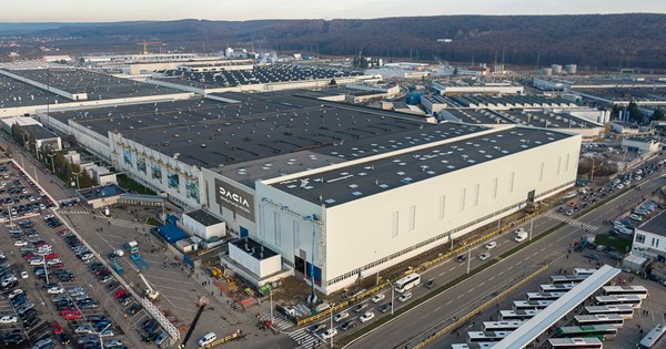 Aston Martin DBX S: Το ισχυρότερο SUV της φίρμας απειλεί την Ferrari Purosangue - εικόνα 8