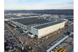 Aston Martin DBX S: Το ισχυρότερο SUV της φίρμας απειλεί την Ferrari Purosangue - εικόνα 8