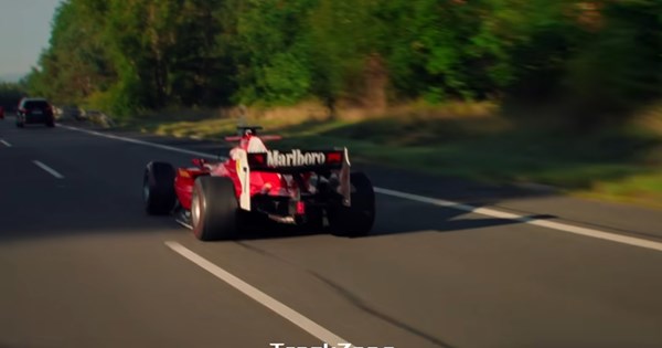 Ο Πάπας Λέων ευλόγησε και υπέγραψε μια BMW R18 Transcontinental - εικόνα 2