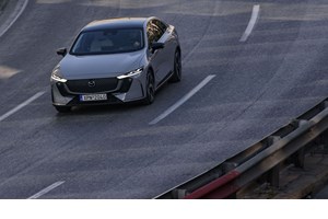 Madlen Peneva: Ποια είναι η πανέμορφη influencer του Μονακό με τα πανάκριβα αυτοκίνητα - εικόνα 2