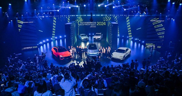 Μεγάλη φίρμα αυτοκινήτων ξεκινάει εθελούσια έξοδο για 10.000 εργαζόμενους - εικόνα 2