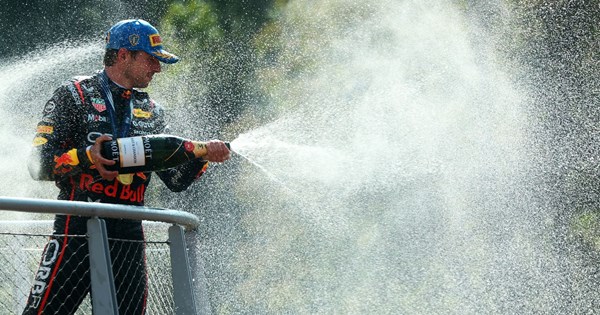 Το μονοθέσιο της McLaren ξεκίνησε απο την ΔΕΘ-δείτε σε ποιες πόλεις θα συνεχιστεί η περιοδεία - εικόνα 2