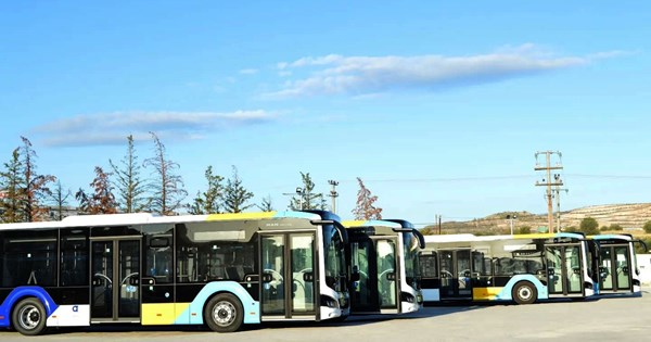 Μια οδηγός του ΟΑΣΑ μας ξεναγεί στα νέα ηλεκτρικά λεωφορεία (video) - εικόνα 2