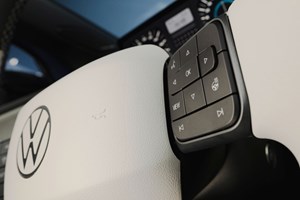 Tesla Roadster: Κι όμως πετάει - όλα τα στοιχεία για το ηλεκτρικό hypercar (video) - εικόνα 9