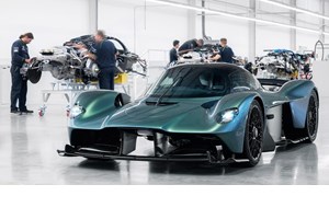 Λυσσασμένη Aston Martin: O Chris Harris οδηγεί Valkyrie - εικόνα 3