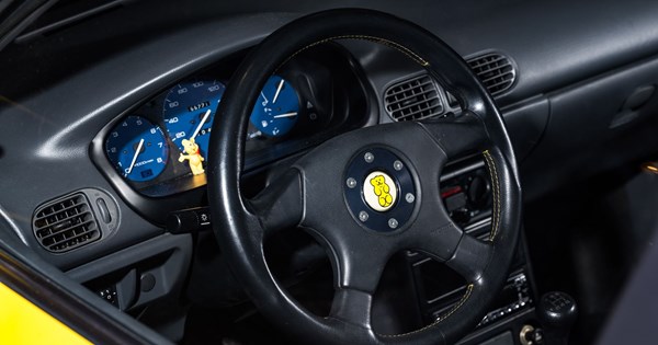 Τι σημαίνει αν δεις Mercedes με αυτά τα τιρκουάζ φώτα-γιατί πήρε ειδική άδεια - εικόνα 8