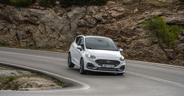 Γέμισε από Porsche το γλυπτό του Goodwood - εικόνα 11