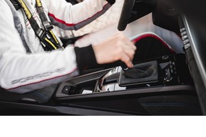 H πιο όμορφη μπίλια λεβιέ ταχυτήτων αγωνιστικής Porsche είναι μόλις 24 γραμμάρια - εικόνα 7