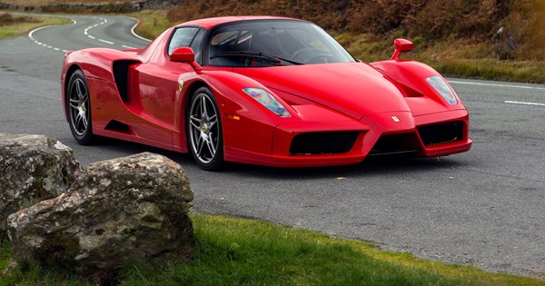 Η Porsche άλλαξε το σήμα της-βρες τις διαφορές - εικόνα 11