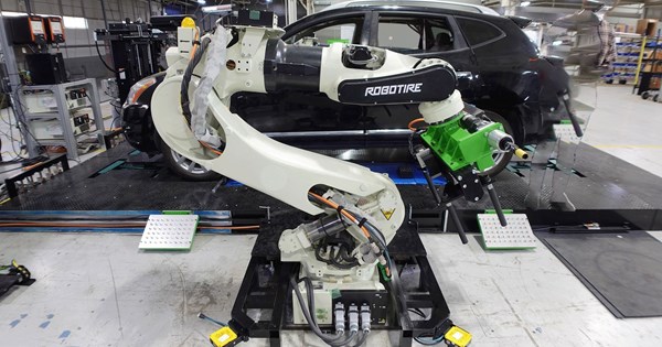 Το θηριώδες Mazda 787B με τους 4 ρότορες επιστρέφει στο Le Mans - εικόνα 8