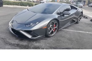 Kαμπάνια με τρακαρισμένες Porsche στο Λούβρο έγινε viral - εικόνα 1