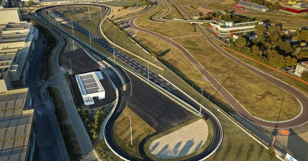 Το ρομπότ Tesla Optimus έμαθε πολεμικές τέχνες και προκαλεί τον Jared Leto (video) - εικόνα 5