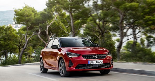 Ρεκόρ πωλήσεων νέων αυτοκινήτων στην Ελλάδα-πόσο έπεσαν βενζίνη και πετρέλαιο - εικόνα 3