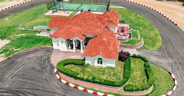 H Aston Martin γίνεται ηλεκτρική με τεχνολογία της Lucid - εικόνα 7