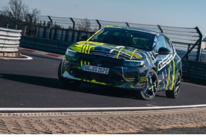 Το αυτοκίνητο-έκπληξη με το οποίο εμφανίστηκε στο Μονακό ο Charles Leclerc-Δεν είναι Ferrari (video) - εικόνα 5