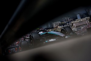 F1: Με σέξι εμφάνιση η Kim Kardashian στο Μονακό στο πλευρό του Hamilton - εικόνα 2