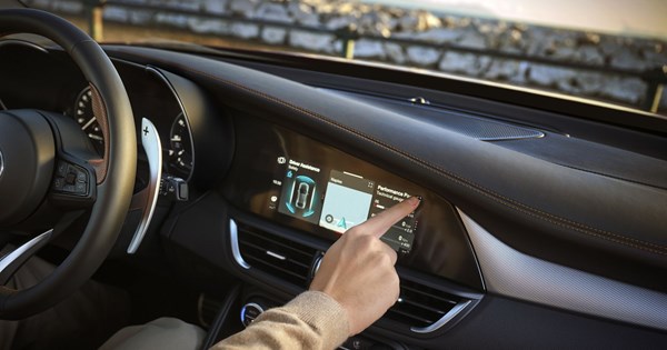 Alfa Romeo 33 Stradale: Οδηγούμε στην πίστα την πιο ποθητή Alfa της νέας εποχής - εικόνα 14