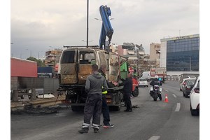 Δείτε αυτό το διαλυμένο Tesla Cybertruck-οι επιβάτες του σώθηκαν - εικόνα 3