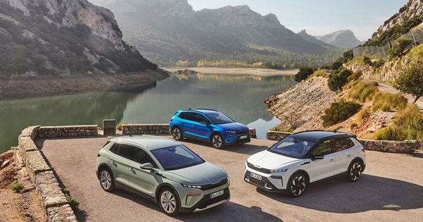 Η Lotus Emira Scura είναι ένα "άγριο" και σκοτεινό supercar - εικόνα 3