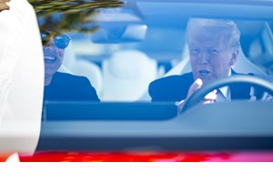 O Τραμπ έδωσε χάρη σε ιδρυτή εταιρείας ηλεκτρικών οχημάτων που ήταν φυλακή - εικόνα 1