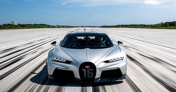 Bugatti Chiron SS Golden Era: Supercar με τατουάζ τη χρυσή εποχή της Bugatti - εικόνα 1