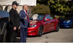 Tesla: Ανακοίνωσε βουτιά σε έσοδα και κέρδη-που βασίζει τις ελπίδες για ανάκαμψη - εικόνα 1