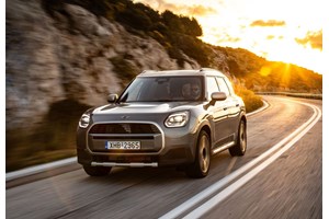 Το μίνι ρομπότ Tesla Optimus πωλείται σε εξωφρενικές τιμές στο eBay - εικόνα 7