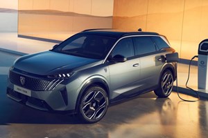 H Fiat σκέφτεται την προσθήκη έκδοσης βενζίνης στο 500e - εικόνα 6