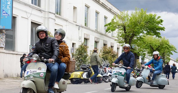 Ειδική έκδοση Vespa Primavera Batik με κοσμοπολίτικο αέρα - εικόνα 6