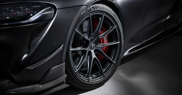 Η αξέχαστη διαφήμιση της Audi για το R8 με μοναδικό σενάριο τον ήχο του V10 (video) - εικόνα 6