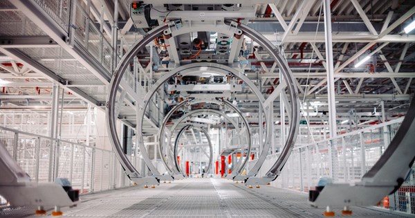 BMW Σειρά 3: Το μοντέλο που έκανε την φίρμα παγκόσμια έκλεισε 50 χρόνια - εικόνα 1