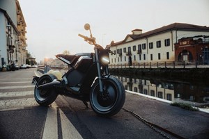 Σαρωτικοί έλεγχοι της ΕΛ.ΑΣ. για κράνη: Πάνω από 1.200 παραβάσεις σε οδηγούς σε μία εβδομάδα - εικόνα 2