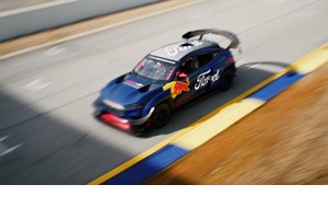 Πώς βρέθηκε ένα μονοθέσιο της Red Bull στην οροφή ενός ξενοδοχείου στο Las Vegas; - εικόνα 5