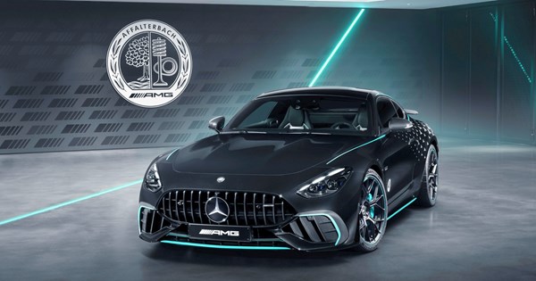 Δείτε τη νέα Mercedes CLA σχεδόν χωρίς καμουφλάζ - εικόνα 1