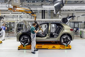 Μπορείς να αγοράσεις Rolls-Royce Phantom μόνο με 65.000 ευρώ - εικόνα 6