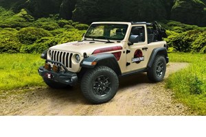 Βόλτα στη νυχτερινή Αθήνα με το ηλεκτρικό Jeep Avenger - εικόνα 8