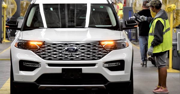 Teaser της Toyota για το νέο C-HR λίγο πριν την επίσημη παρουσίαση - εικόνα 5